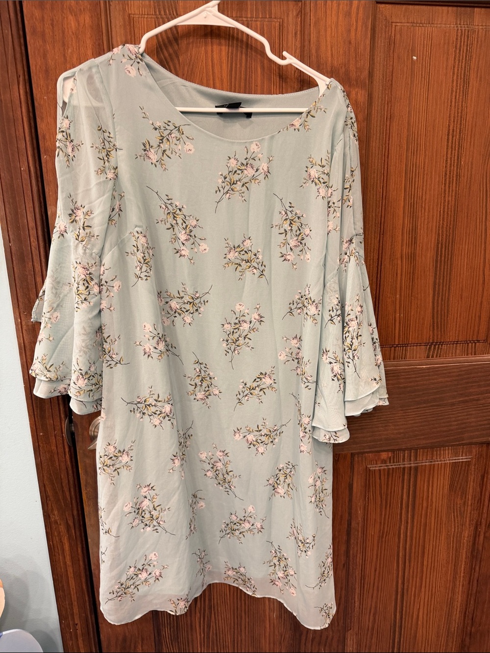 Atmosphere Sage Green Floral Bell-Sleeve Shift Dress